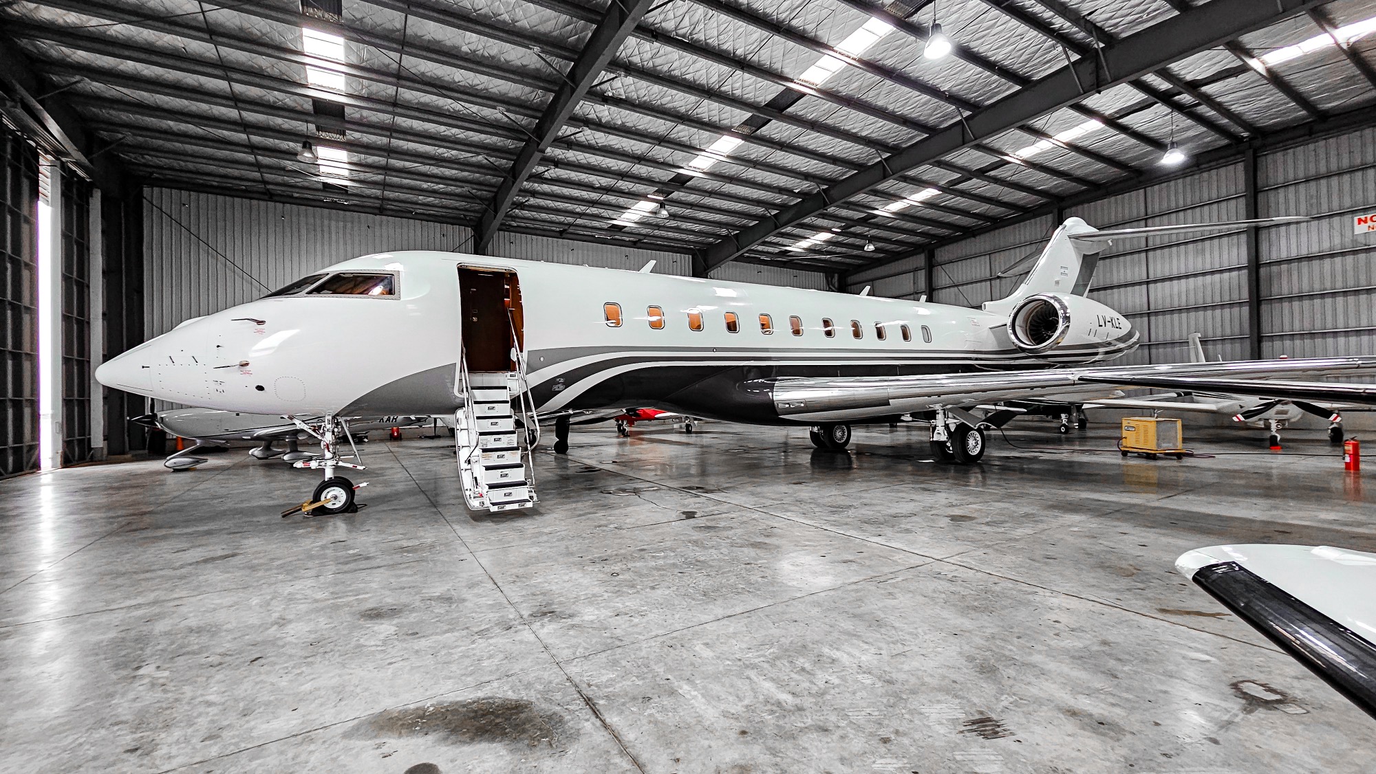 Bombardier Global 5000 14